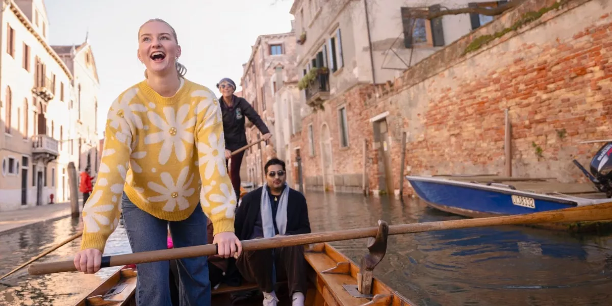 Ride A Gondola In Venice With Contiki M