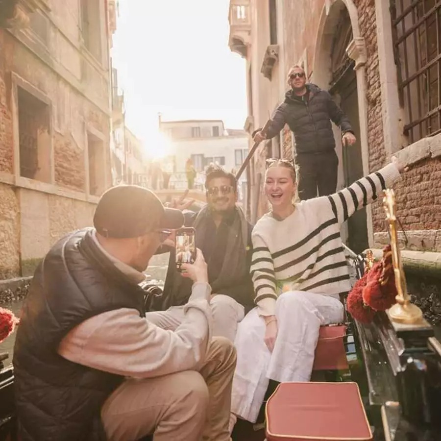 group-of-friends-enjoying-a-boat-ride-italy-1.jpeg