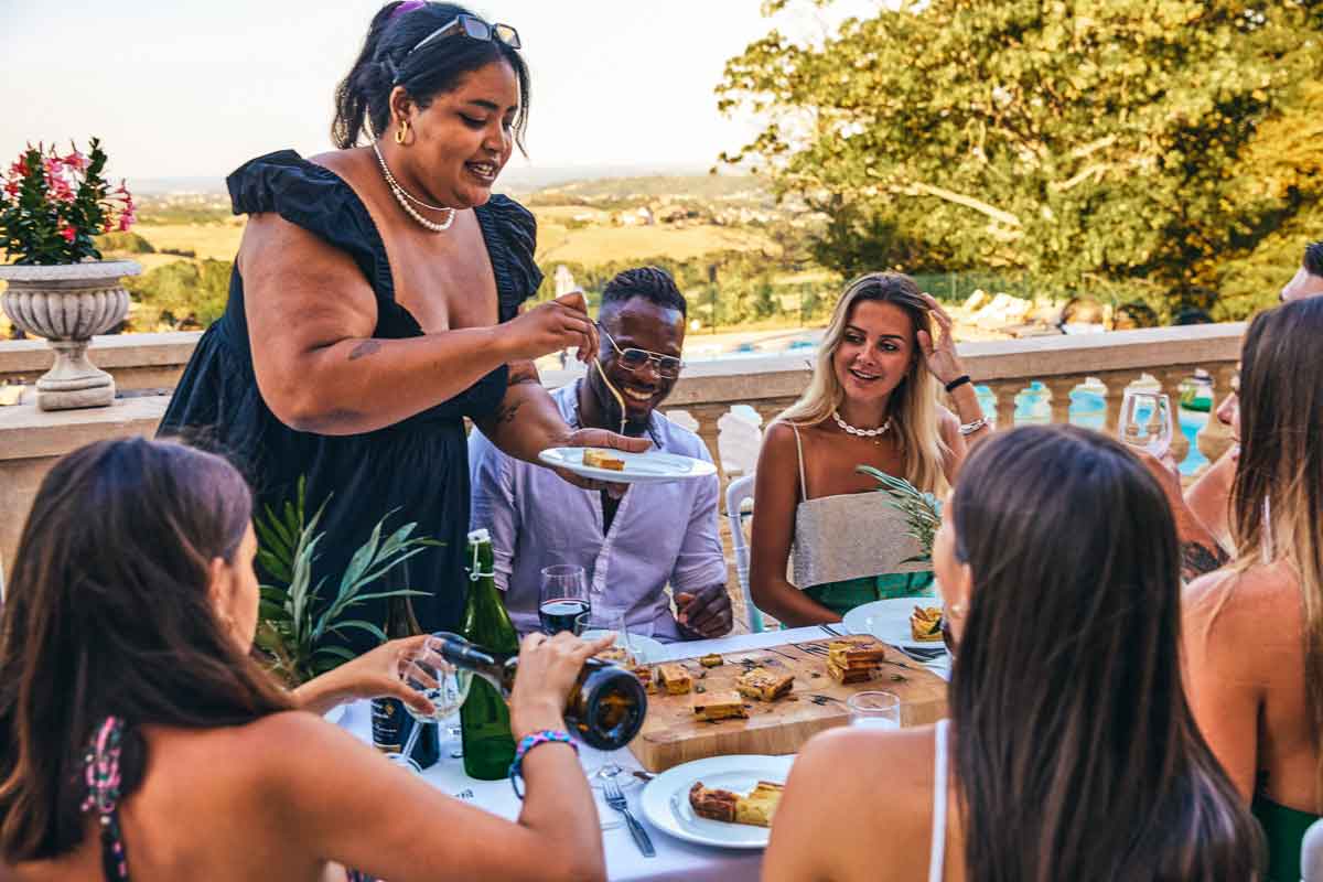 Alfresco Dining At The Chateau