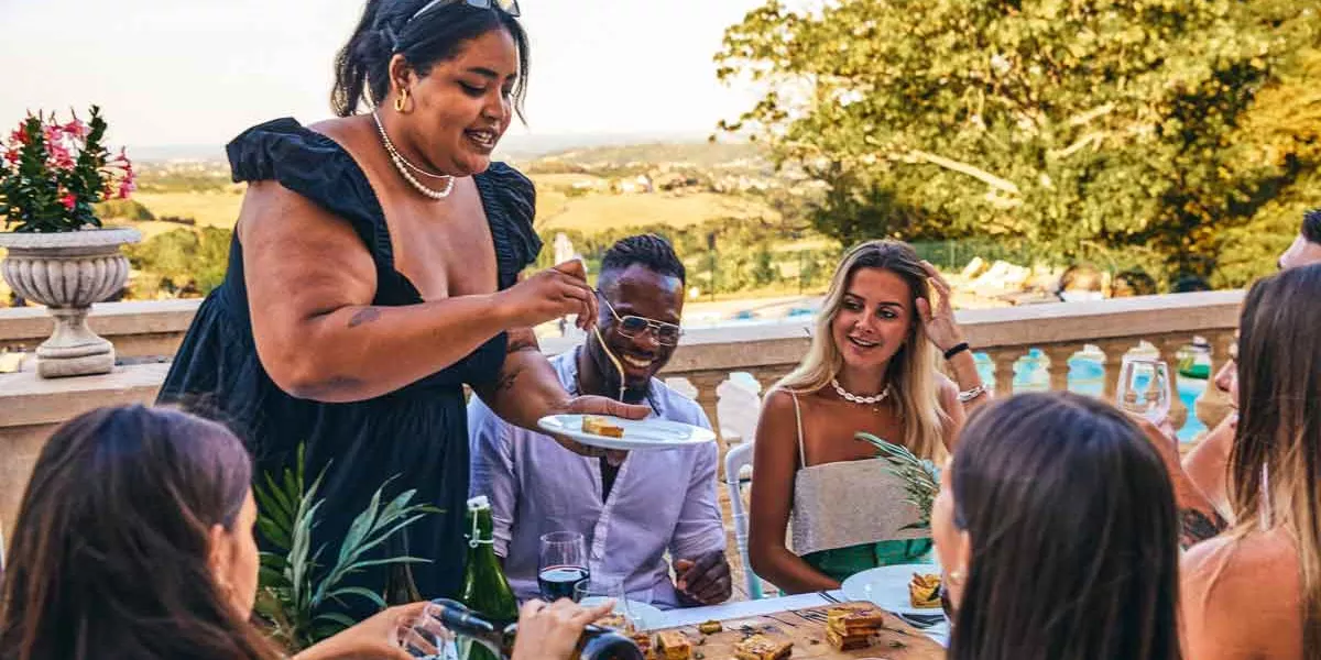 Alfresco Dining At The Chateau