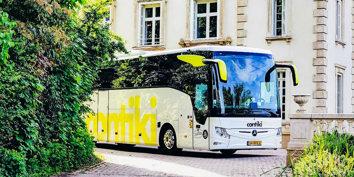 Contiki Coach (1)