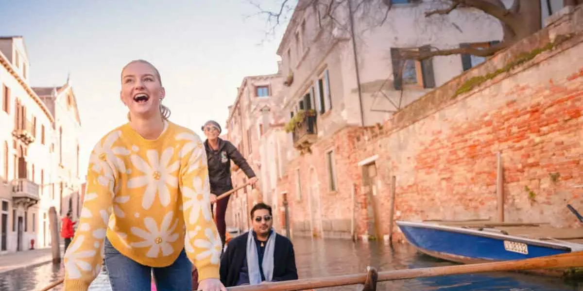 Contiki Experience On Venice Canal