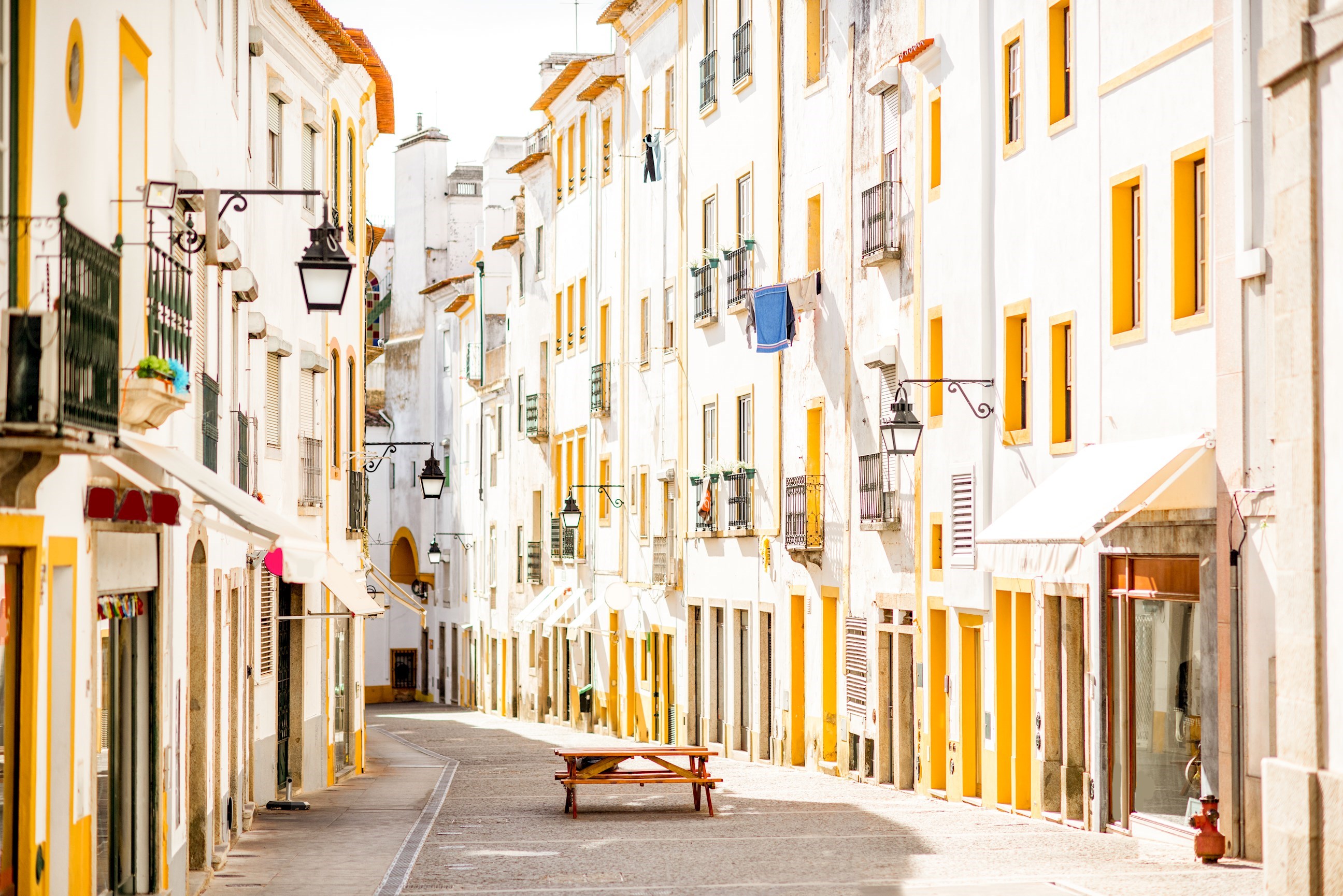Get to know Evora