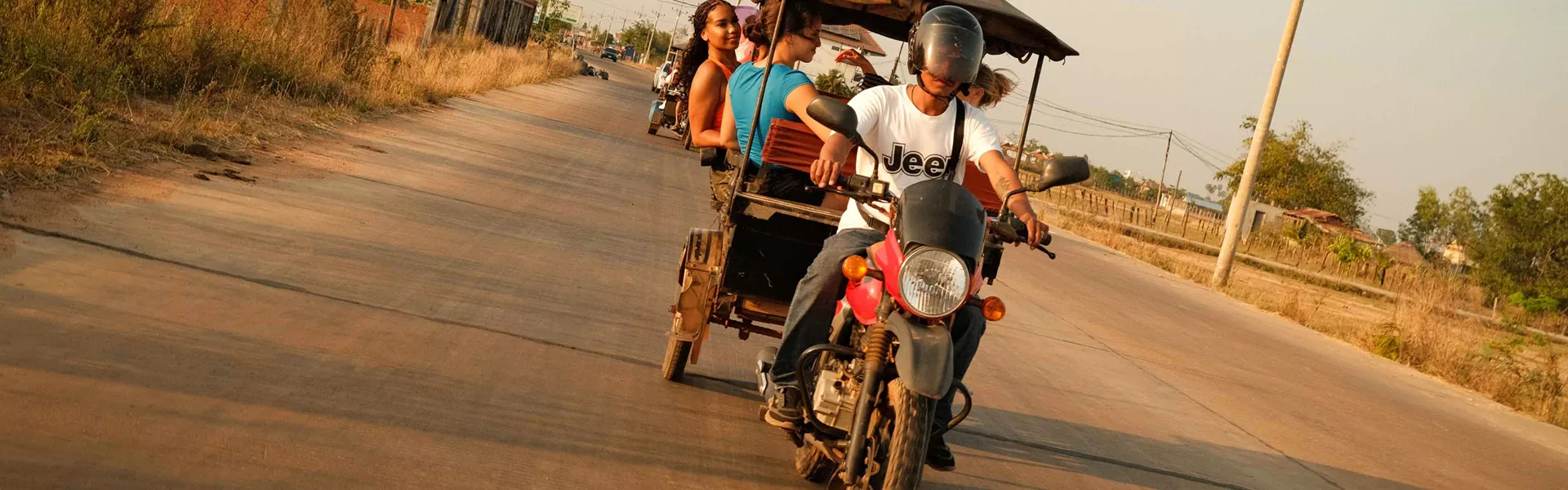 Ride Camdobia Tuktuk Transport Two Crp 3