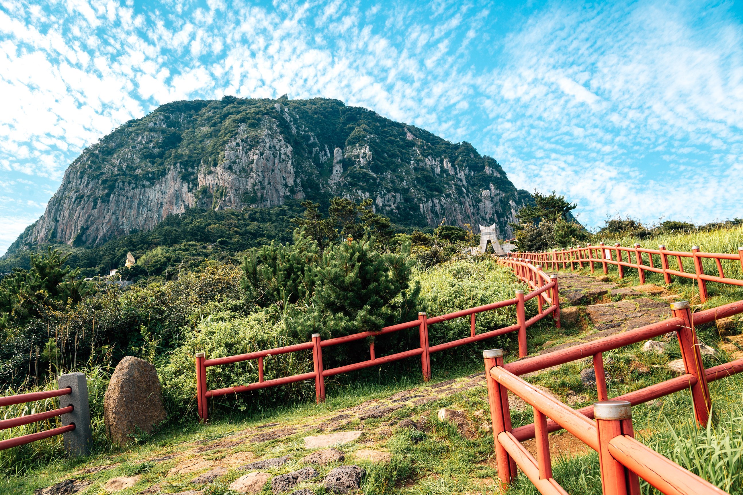 Trail along the Olle Path with a Guide