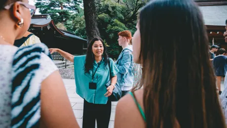 trip-manager-talking-to-group.jpg