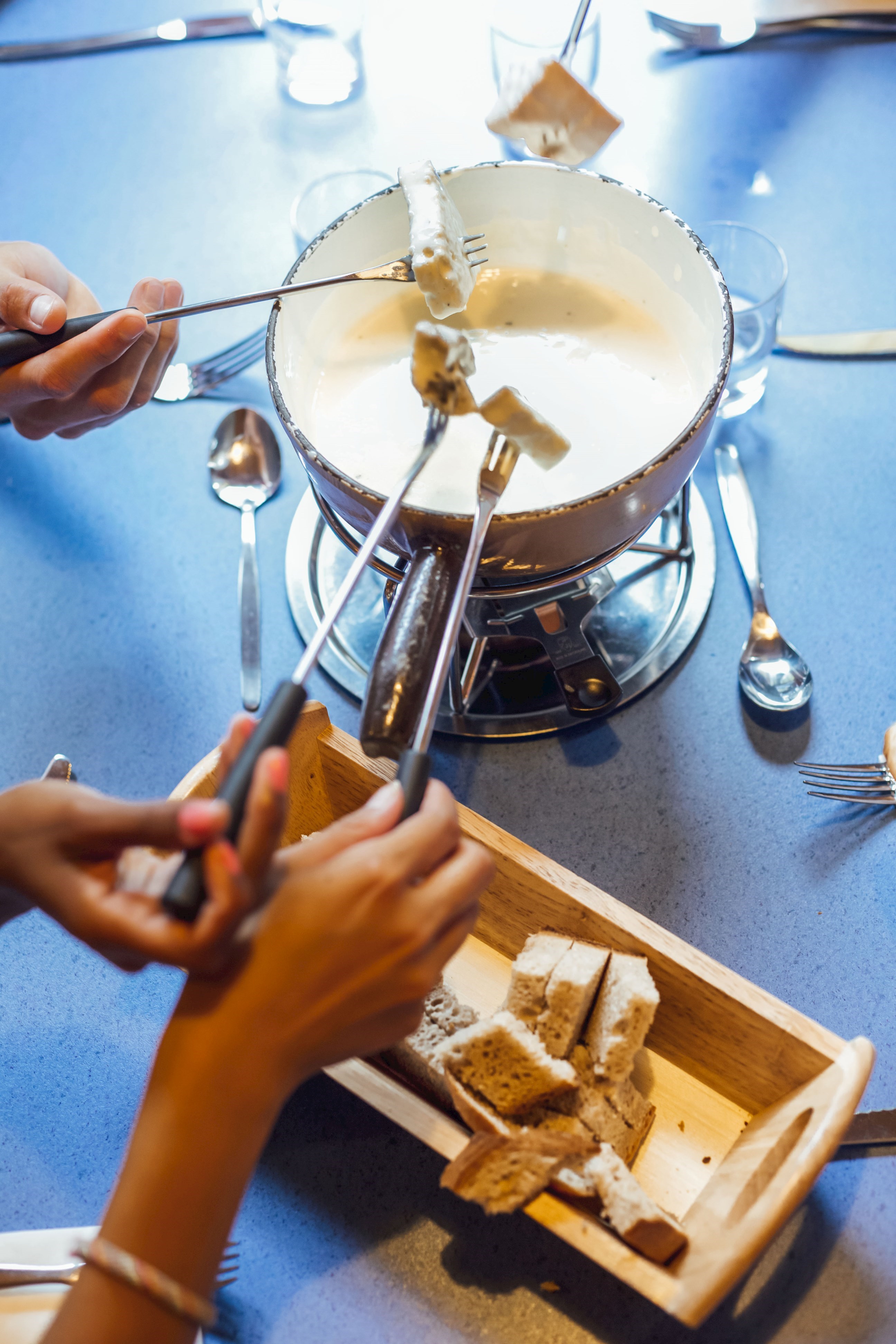 swiss-fondue-lucerne-switzerland.jpg
