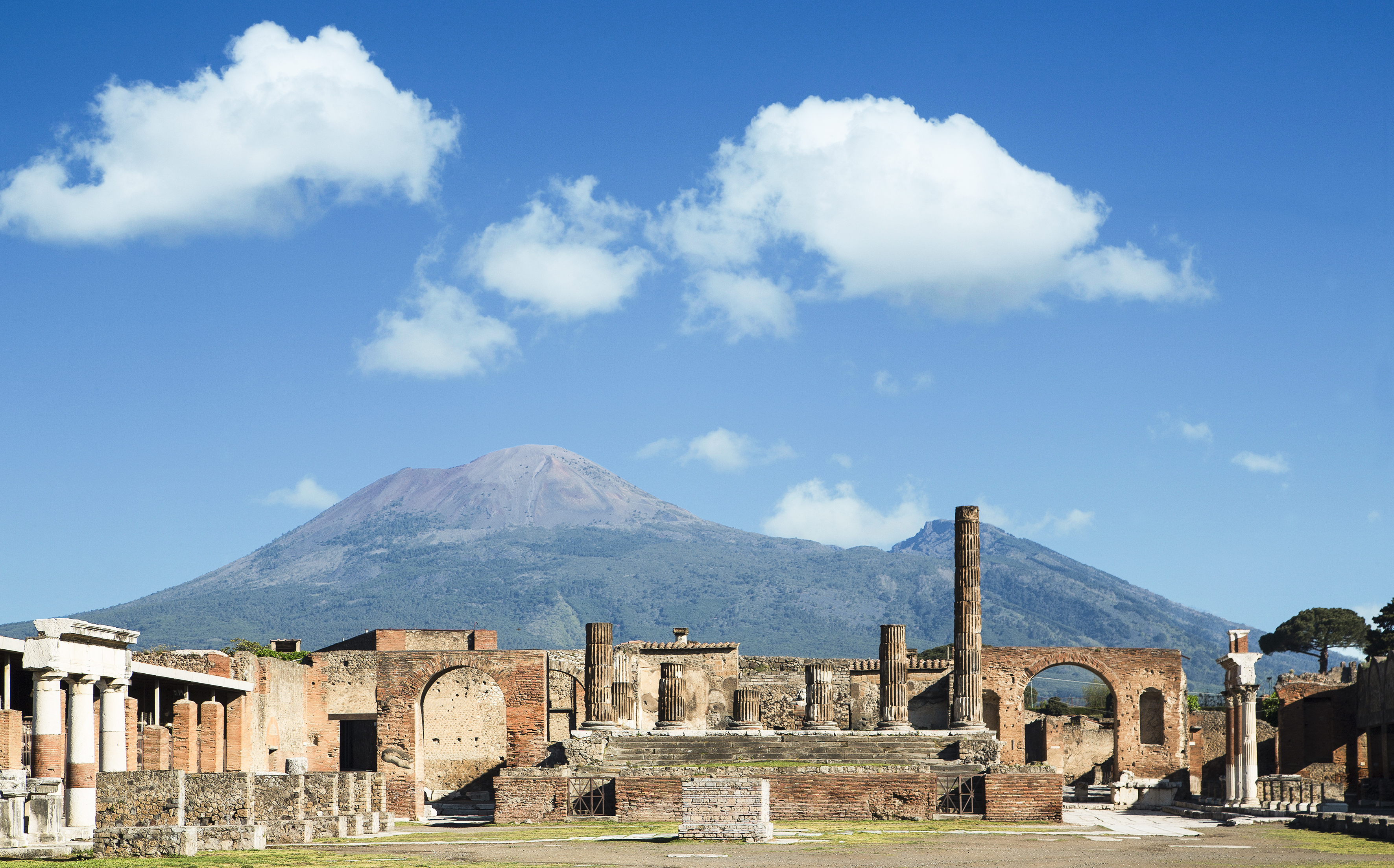 See Mount Vesuvius