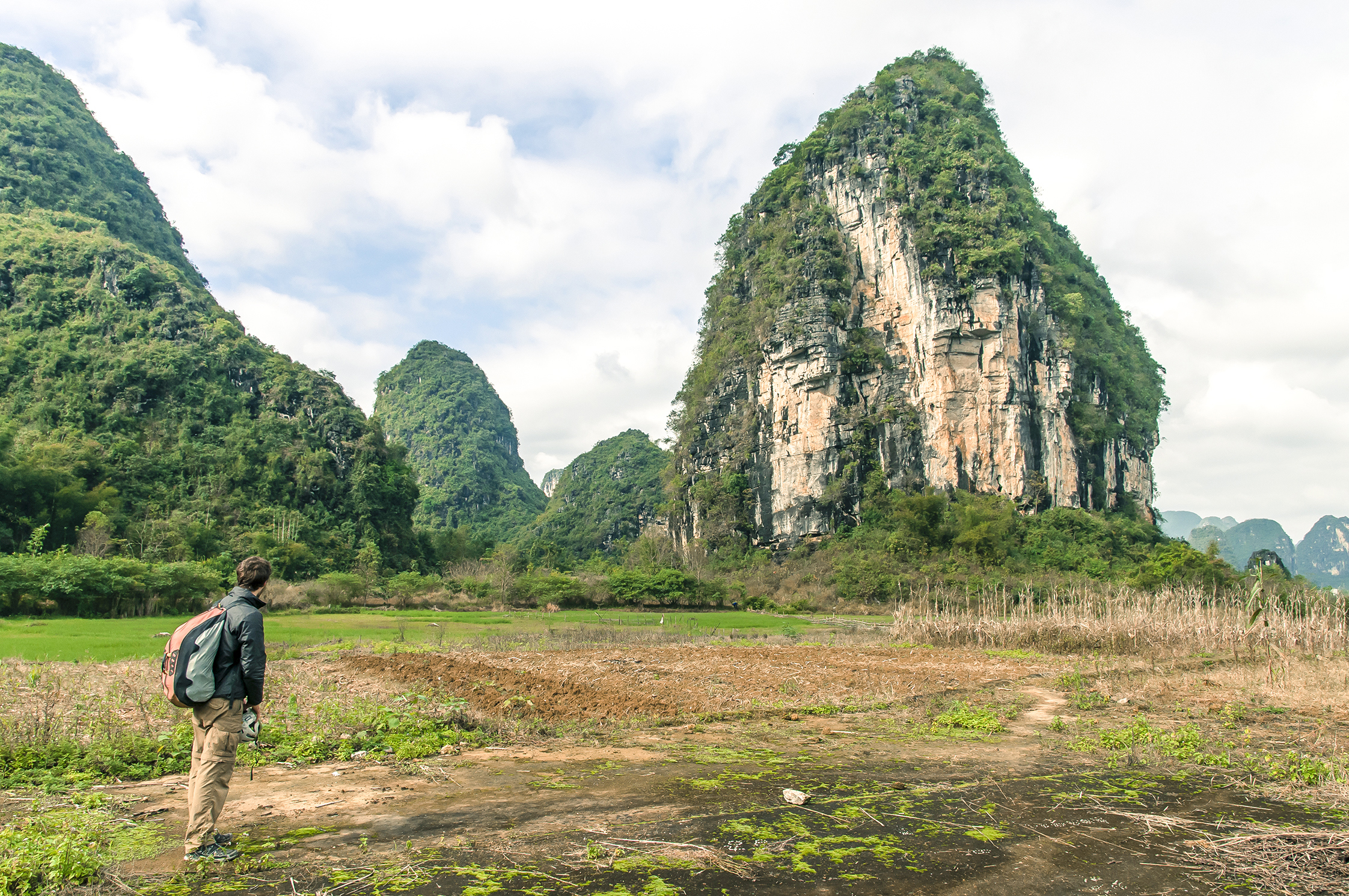 Traveller admiring the landscape of Yangshuo