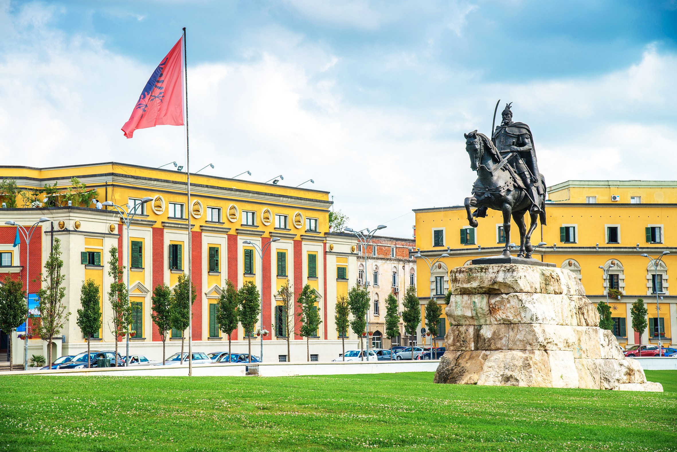 Get to know Tirana