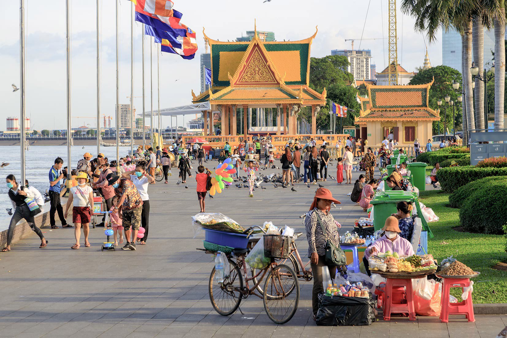 Discover Phnom Penh on Foot