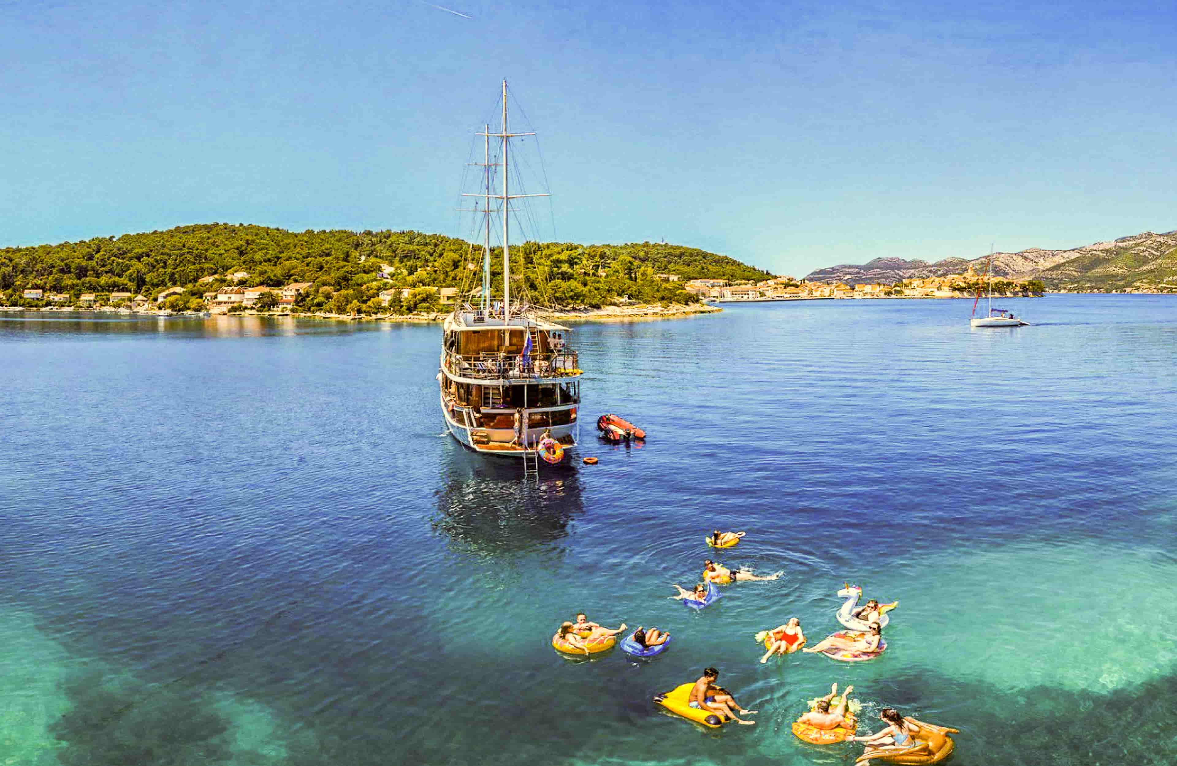 Contiki Travellers On A Island Hopping In Croatia Min