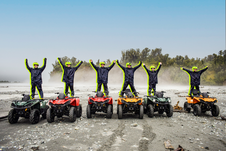 Contiki travellers on an adventure in New Zealand