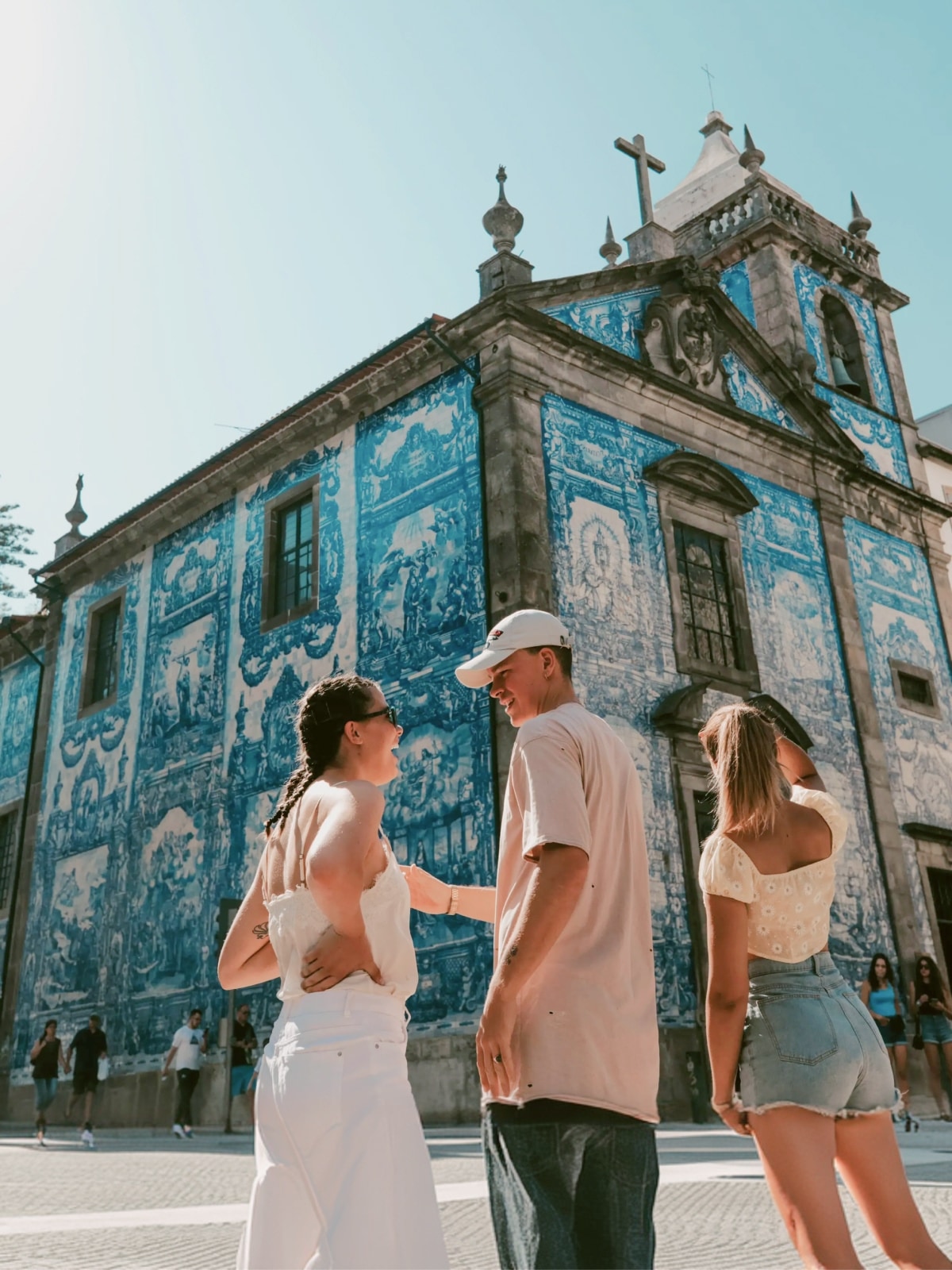 region-europe-card-portugal-friends-at-porto-azulejo-church.jpg