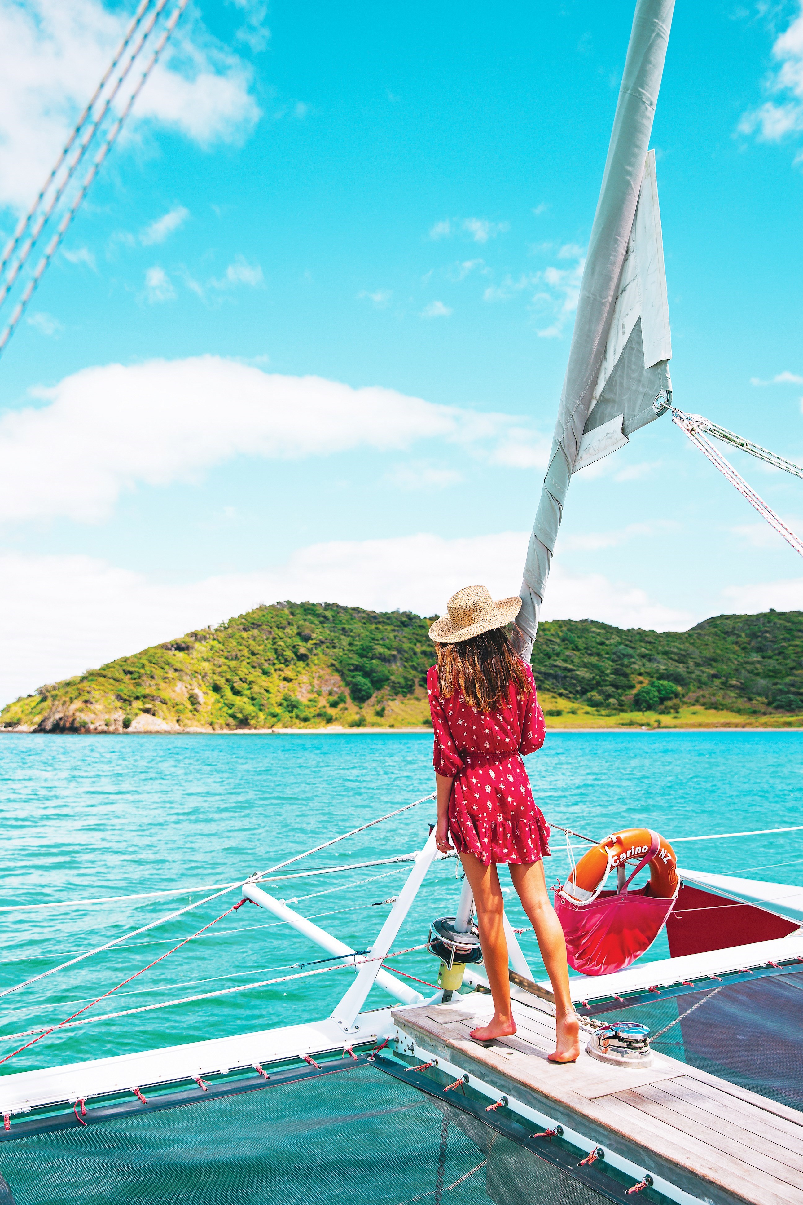 carino-day-sailing-adventure-bay-of-islands-new-zealand.jpg