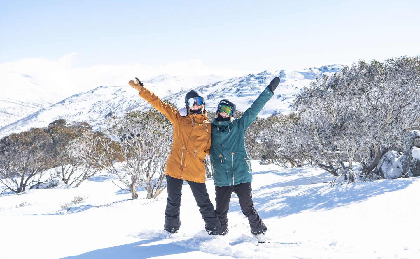 Australia vs New Zealand skiing Who does it best? sixtwo by Contiki