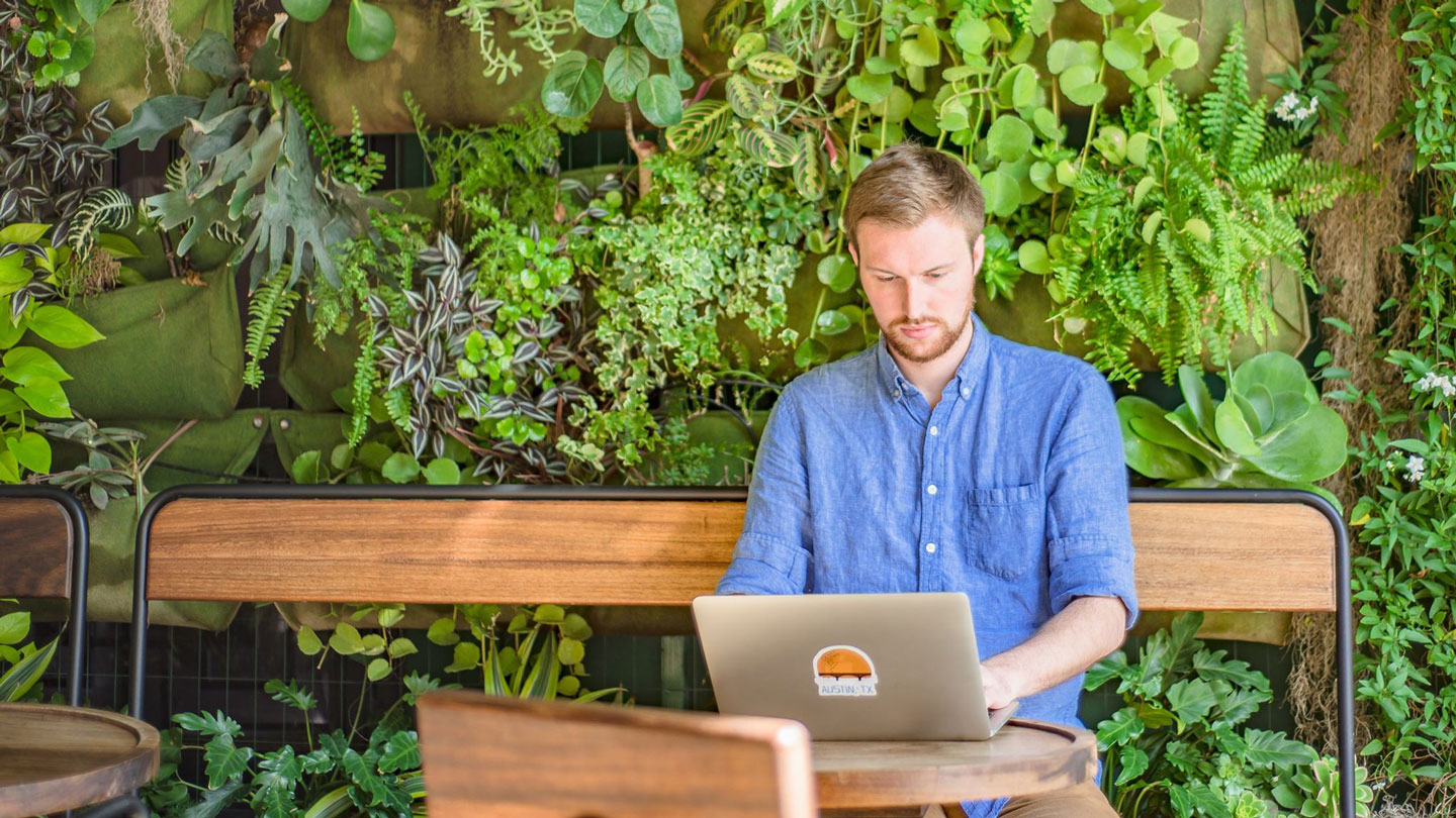 What are the best jobs for digital nomads? Contiki