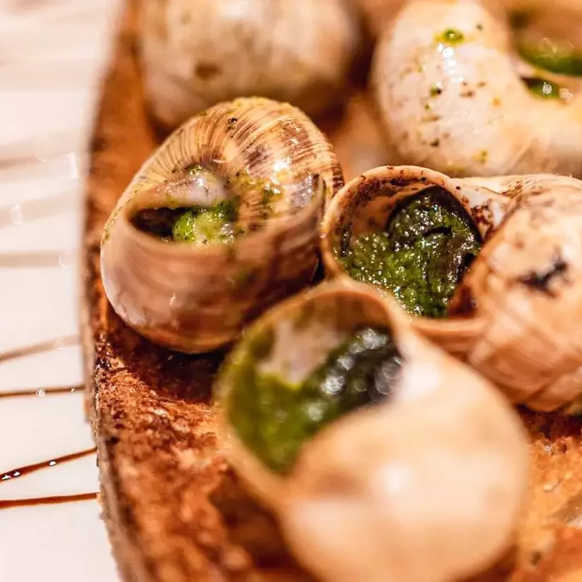 snail dinner in France