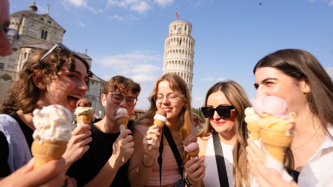 Contiki travellers in Italy