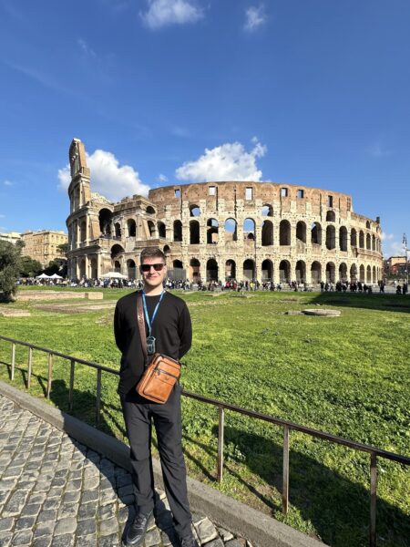 Maurice Gingras, Contiki traveller, in Italy