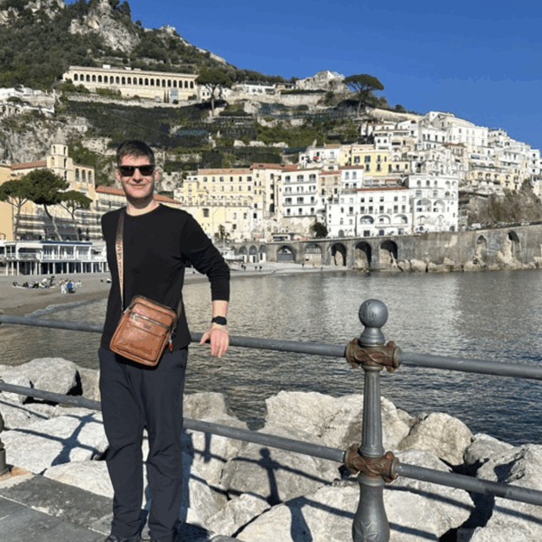 Maurice Gingras, Contiki traveller, in Italy