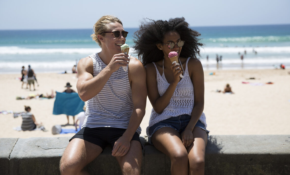 couple-eating-ice-cream