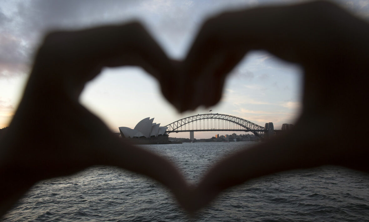 sydney-contiki-love-heart