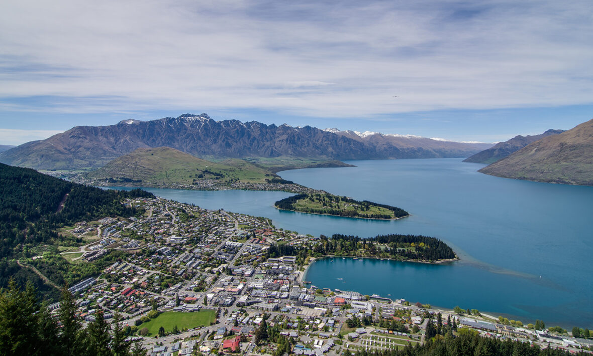 Queenstown-view-over-town