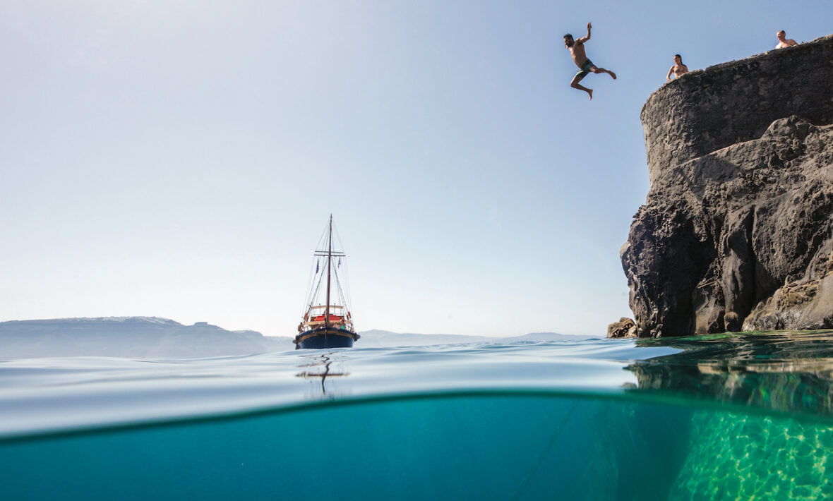 Santorini, Contiki