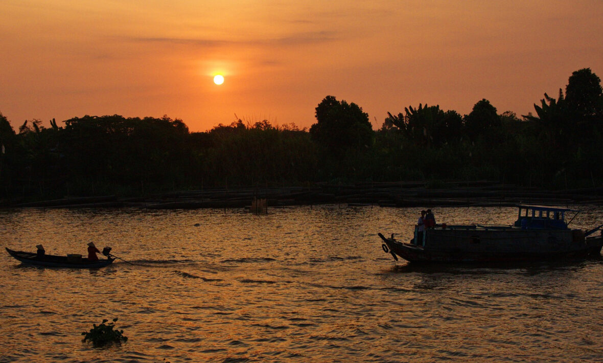 mekong delta slowboat