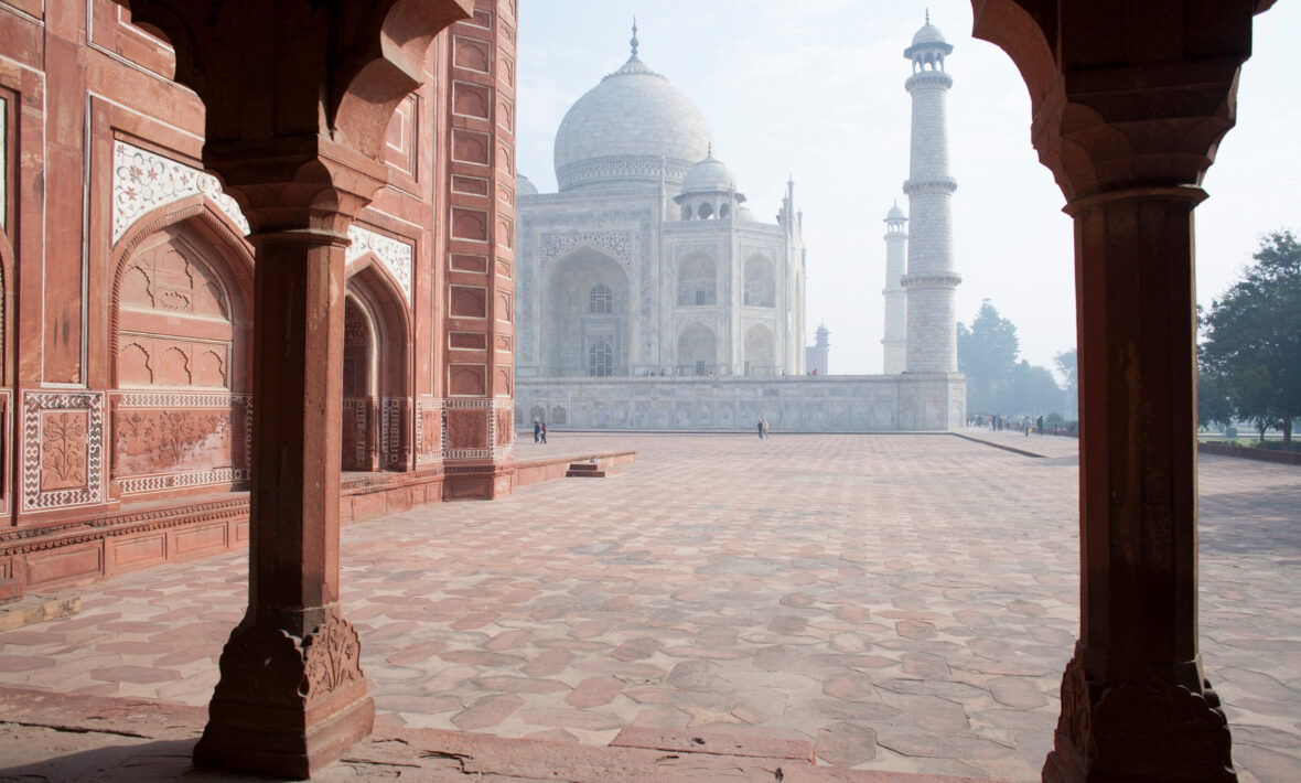 Taj mahal, agra, india.