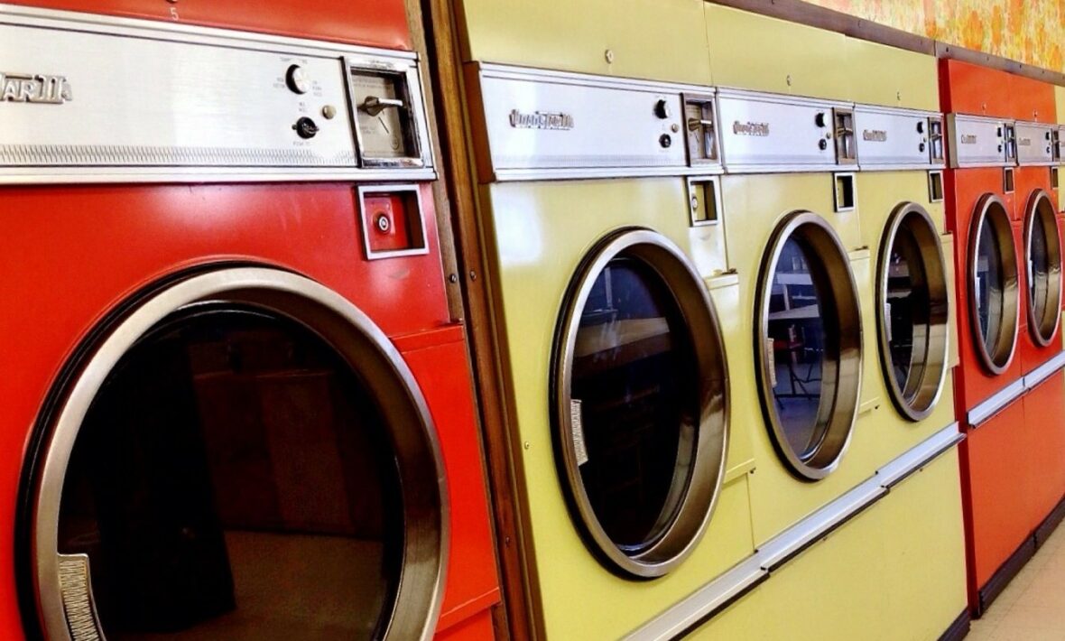 how to do laundry on the road | laundromat