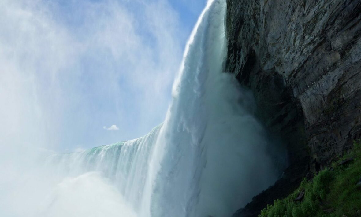 Things to do in Niagara falls now include a stunning view of the majestic falls.