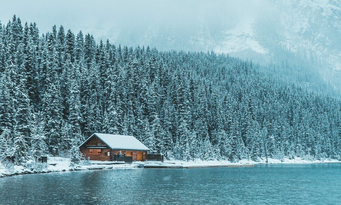 canada cabin in the snow