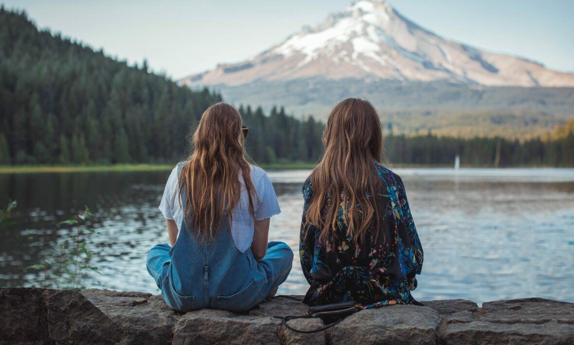 girls travelling in the mountains