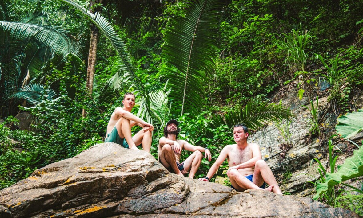 Contiki travellers in the jungle of Mexico