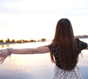 girl arms akimbo new zealand