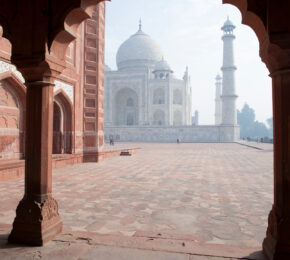 Taj mahal, agra, india.