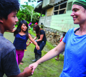 Woman-children-volunteering