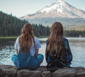 girls travelling in the mountains