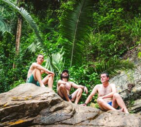 Contiki travellers in the jungle of Mexico