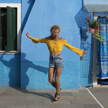 20 solo female travel accounts to follow in 2021