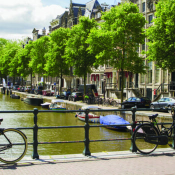 A shot that changes colour in your mouth? Only in Amsterdam…