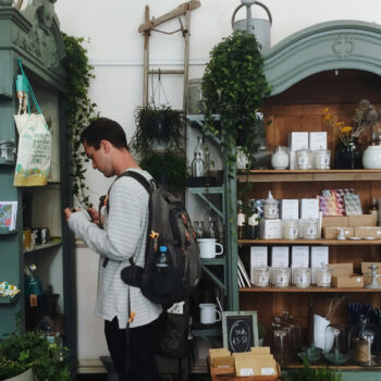6 eco-friendly souvenir ideas for the conscious traveller