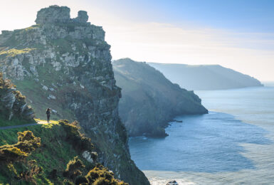 Best cliffside views of the ocean in Devon.