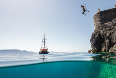 Santorini, Contiki