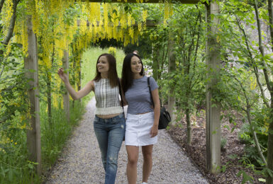 love-nature-girls-flowers