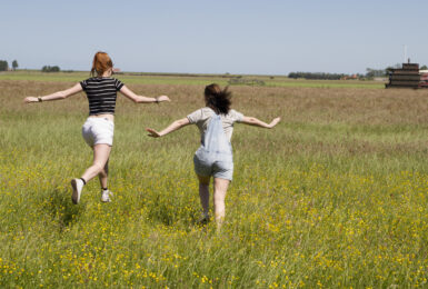 digital detox - image of girls in field