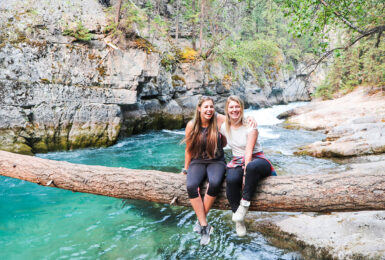 power-of-travel-girls-in-canada