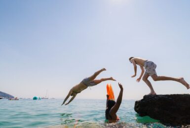 travellers diving in Albania